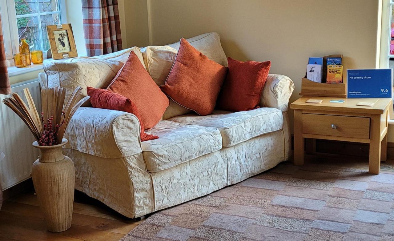 Ha'Penny Acre Bed and Breakfast Sherfield English Eksteriør billede