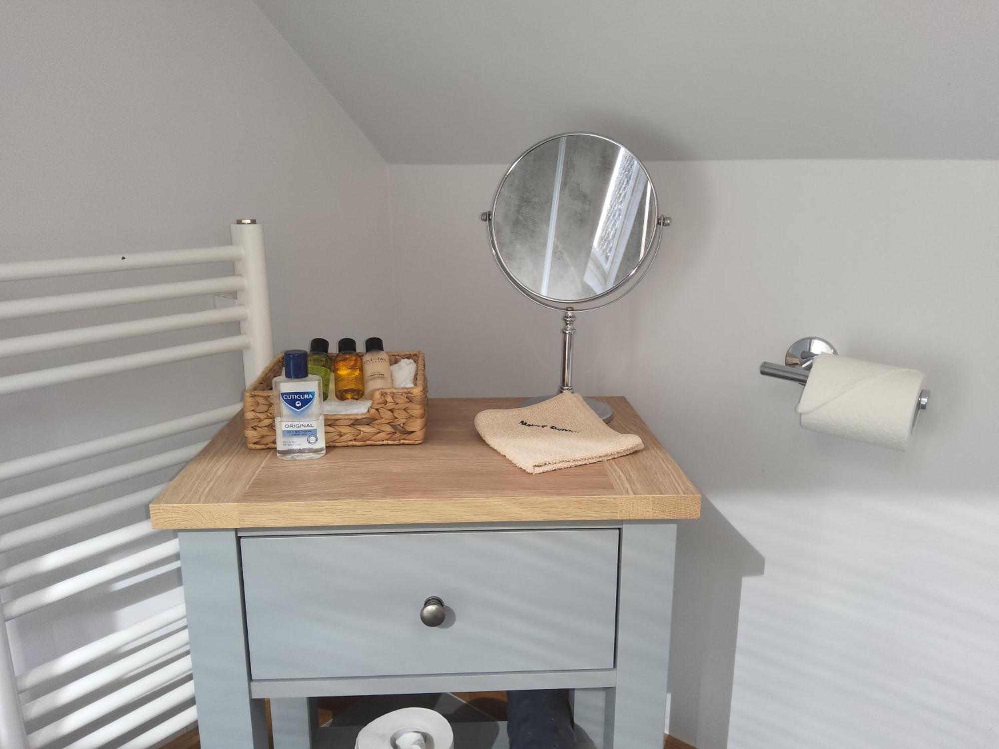Ha'Penny Acre Bed and Breakfast Sherfield English Eksteriør billede