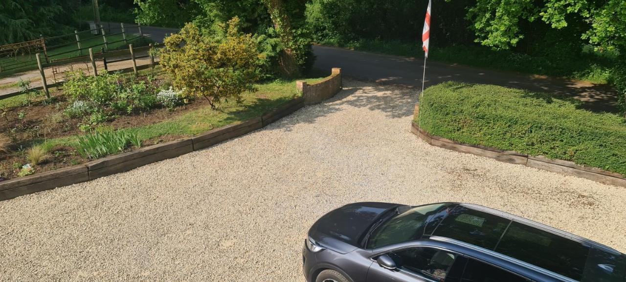 Ha'Penny Acre Bed and Breakfast Sherfield English Eksteriør billede