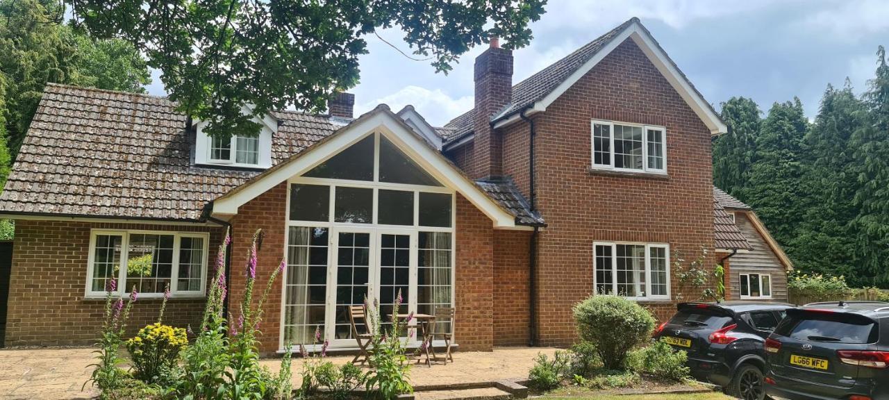 Ha'Penny Acre Bed and Breakfast Sherfield English Eksteriør billede